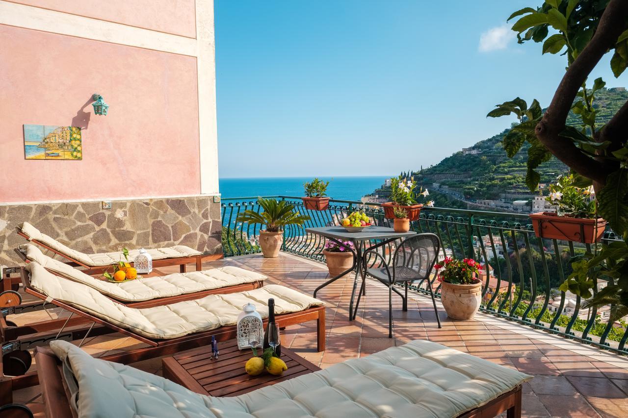 Villa Carlotta Минори Екстериор снимка