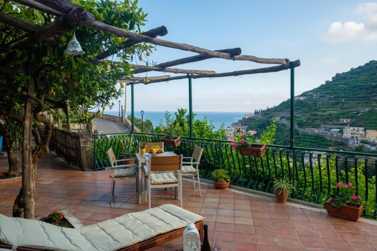 Villa Carlotta Минори Екстериор снимка